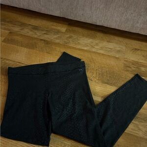 Victoria’s Secret PINK Black Snake Print Leggings – Size M